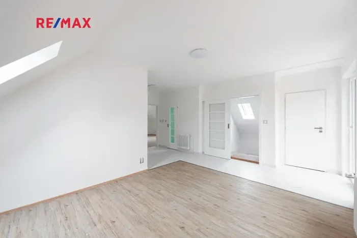 Prodej vily, Měchenice, Hlavní, 330 m2