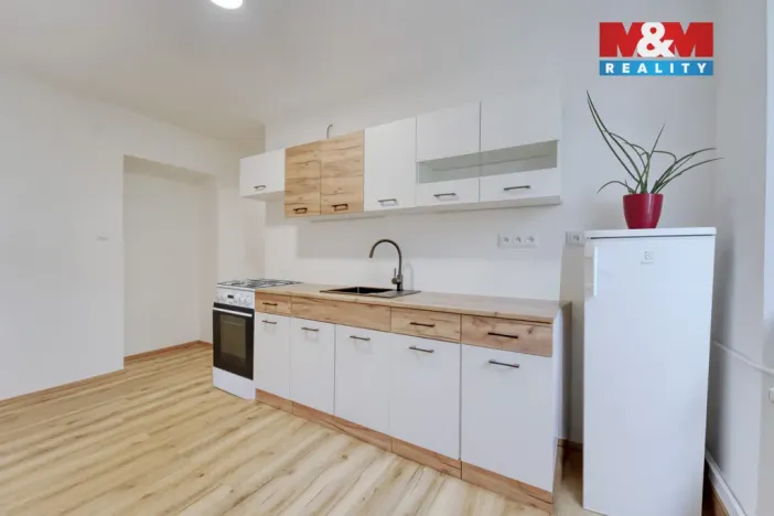 Pronájem bytu 2+1, Klatovy - Klatovy V, Rozvoj, 60 m2