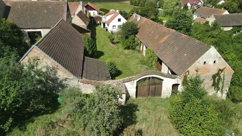 Prodej zemědělské usedlosti, Drhovle, 963 m2