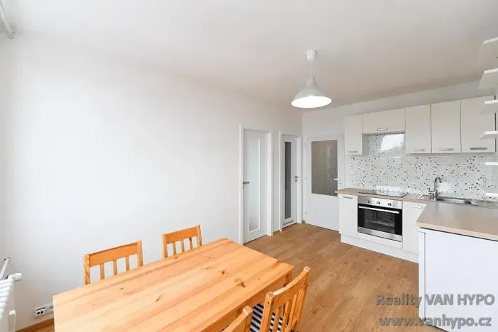Pronájem bytu 2+kk, Praha - Letňany, Třinecká, 39 m2