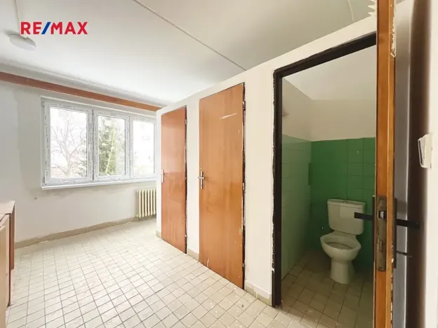 Prodej komerční nemovitosti, Kraslice, Palackého, 1800 m2