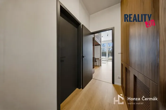 Pronájem bytu 1+kk, Brno, 35 m2