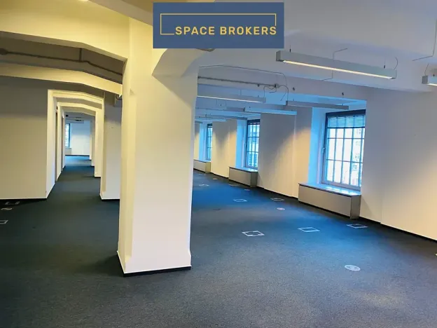 Pronájem kanceláře, Praha - Holešovice, Jankovcova, 1094 m2