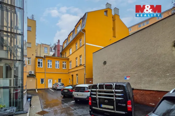 Prodej bytu 3+1, Karlovy Vary, Bulharská, 102 m2