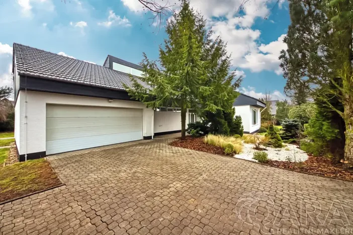 Pronájem rodinného domu, Dolní Břežany, V Úvozu, 380 m2