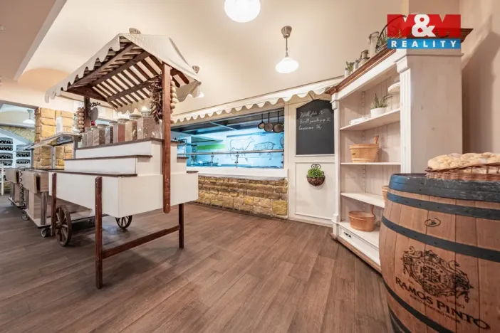 Pronájem restaurace, Praha - Žižkov, Roháčova, 616 m2
