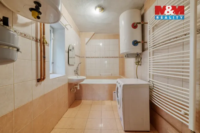 Prodej bytu 2+1, Planá - Svahy, 67 m2