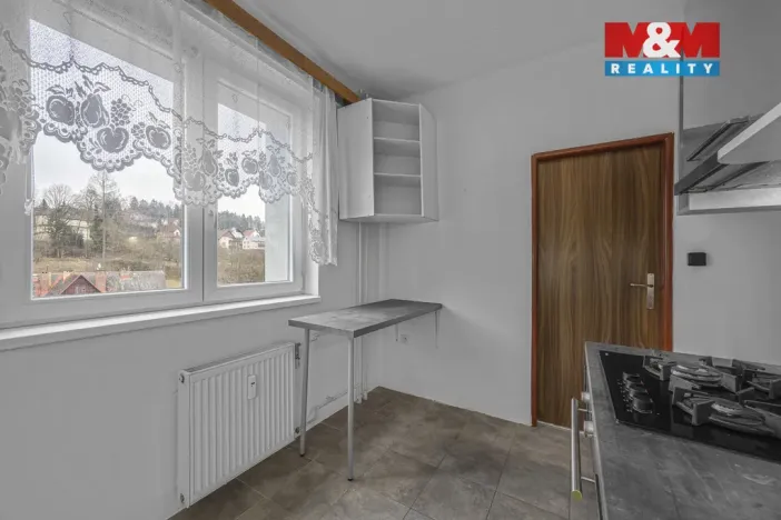 Prodej bytu 2+1, Hostinné, Sídliště, 52 m2