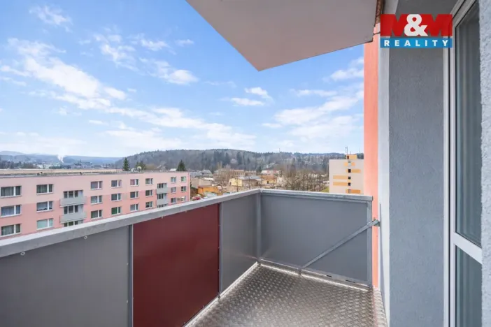 Prodej bytu 2+1, Hostinné, Sídliště, 52 m2