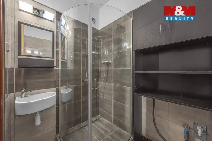 Prodej bytu 2+1, Hostinné, Sídliště, 52 m2