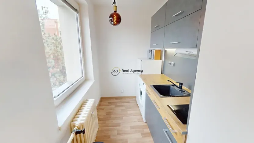 Pronájem bytu 1+kk, Praha - Zbraslav, Tunelářů, 30 m2