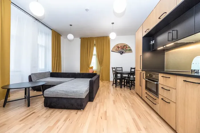 Pronájem bytu 2+kk, Praha, Tyršova, 56 m2