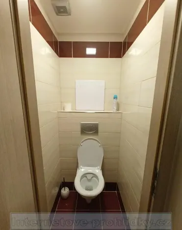 Pronájem bytu 2+kk, Praha - Kobylisy, Kubíkova, 45 m2