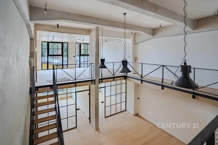 Prodej atypického bytu, Praha - Vysočany, Kolbenova, 176 m2