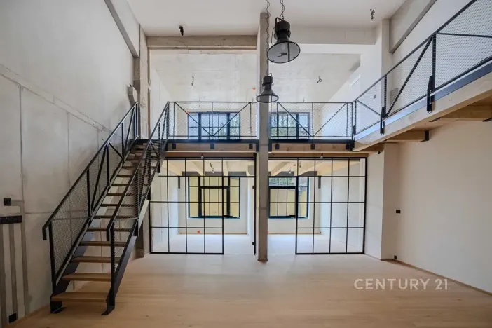 Prodej atypického bytu, Praha - Vysočany, Kolbenova, 176 m2