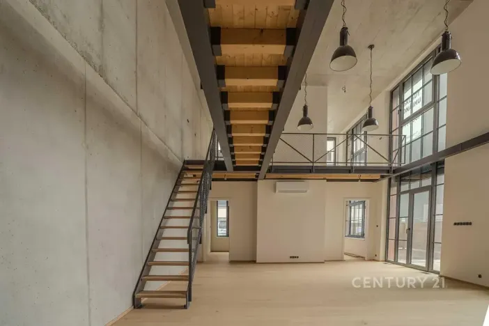 Prodej atypického bytu, Praha - Vysočany, Kolbenova, 181 m2