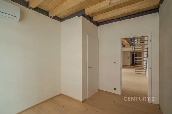 Prodej atypického bytu, Praha - Vysočany, Kolbenova, 181 m2