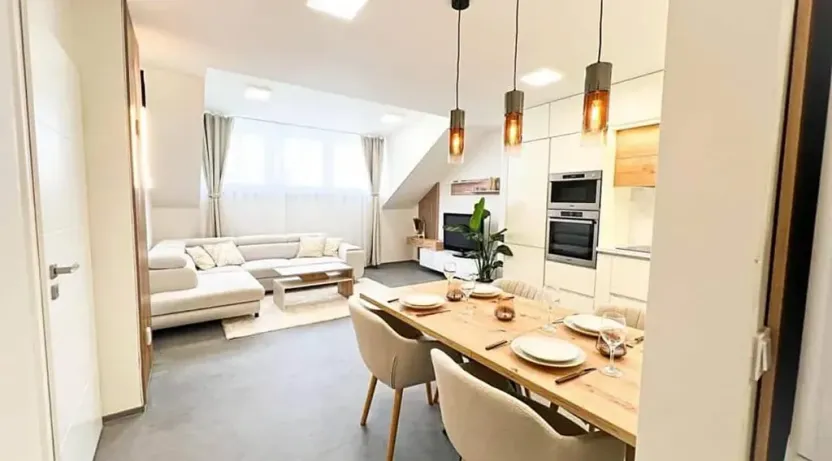 Pronájem bytu 2+kk, Praha - Smíchov, Arbesovo náměstí, 74 m2