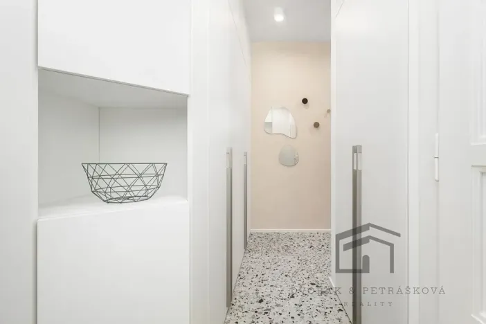 Pronájem bytu 2+kk, Praha - Strašnice, Černokostelecká, 52 m2