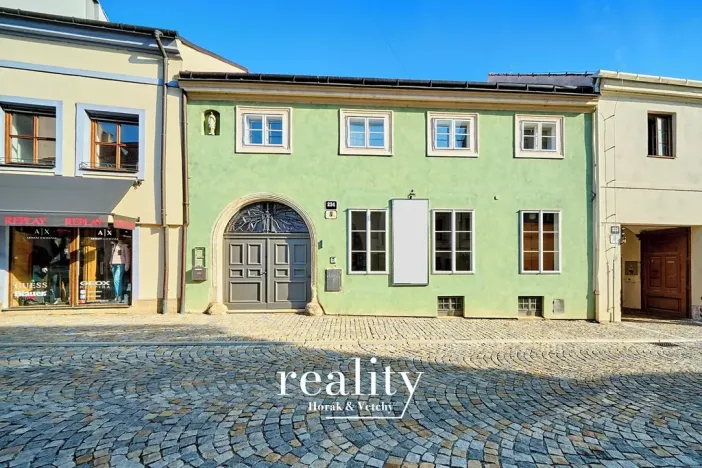 Pronájem obchodního prostoru, Znojmo, Horní Česká, 168 m2