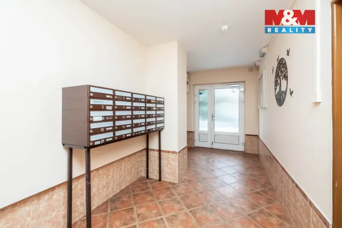 Pronájem bytu 1+kk, Praha - Háje, Květnového vítězství, 31 m2