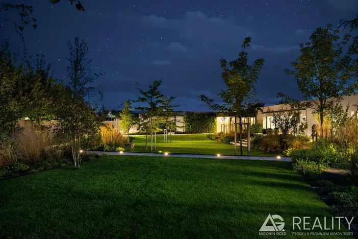 Prodej vícegeneračního domu, Ladná, Ovčačky, 407 m2