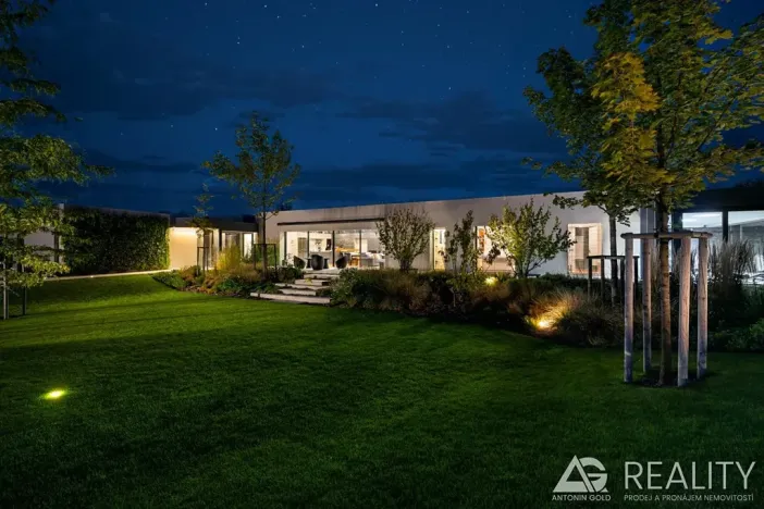 Prodej vícegeneračního domu, Ladná, Ovčačky, 407 m2