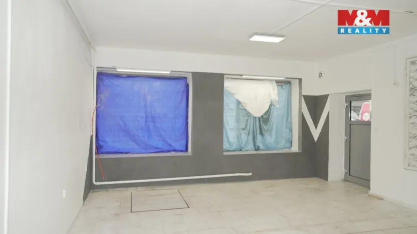 Pronájem obchodního prostoru, Teplice - Trnovany, Masarykova třída, 40 m2