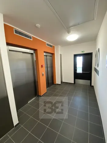 Pronájem bytu 1+kk, Praha - Stodůlky, Holýšovská, 34 m2