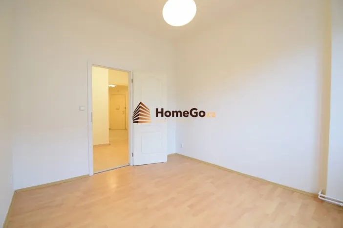 Pronájem bytu 2+kk, Praha - Nusle, U gymnázia, 56 m2