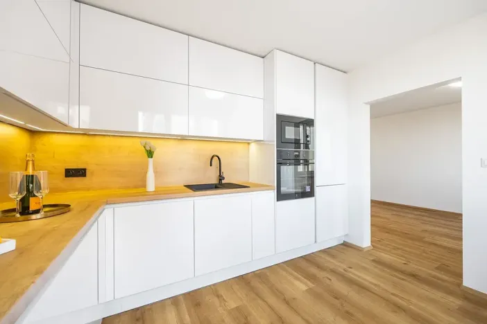 Prodej bytu 3+1, Praha - Hostivař, Bělinského, 81 m2