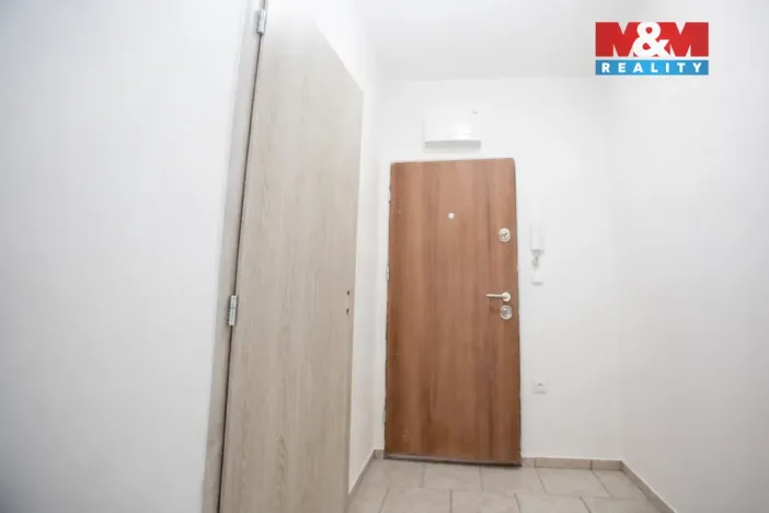 Pronájem bytu 1+kk, Jindřichův Hradec - Jindřichův Hradec V, Kosmonautů, 31 m2