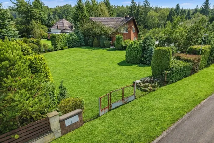 Prodej pozemku, Praha, V jehličině, 941 m2