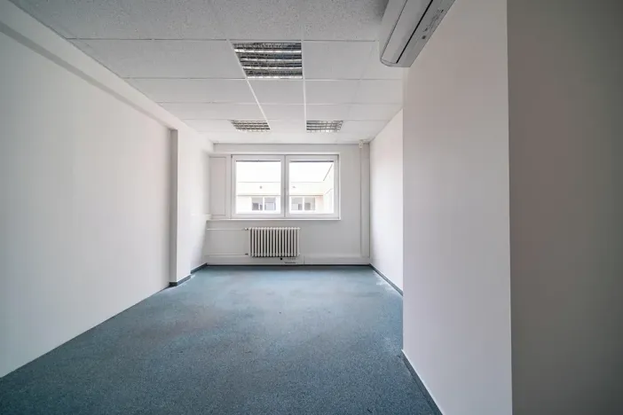 Pronájem kanceláře, Hradec Králové, Sušilova, 250 m2