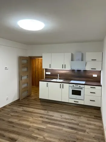 Pronájem bytu 2+kk, Praha - Podolí, Na dolinách, 40 m2