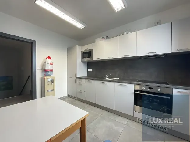 Pronájem kanceláře, Brno, Úlehlova, 110 m2