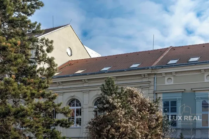 Prodej atypického bytu, Mikulov, Komenského, 164 m2