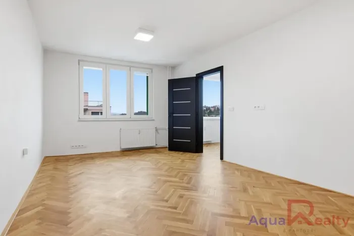 Prodej bytu 3+1, Karlovy Vary, Vítězná, 74 m2