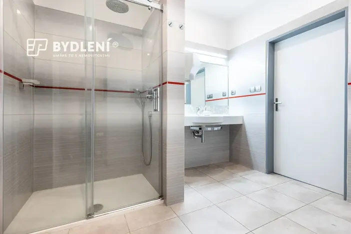 Pronájem kanceláře, Teplice, Modlanská, 153 m2