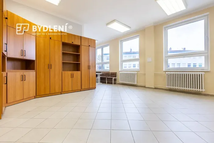 Pronájem kanceláře, Teplice, Modlanská, 153 m2