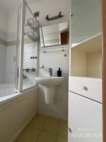 Pronájem bytu 2+kk, Hradec Králové, Šmilovského, 50 m2