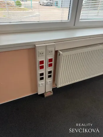 Pronájem komerční nemovitosti, Hradec Králové, Zemědělská, 695 m2