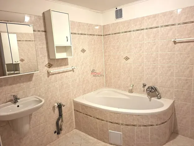 Pronájem bytu 2+1, Rožnov pod Radhoštěm, Pod Chlacholovem, 85 m2