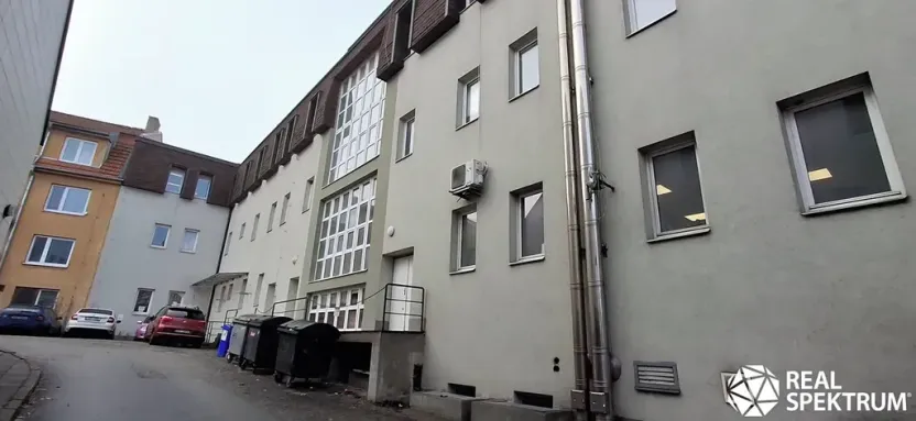 Pronájem obchodního prostoru, Boskovice, nám. Dr. Snětiny, 100 m2