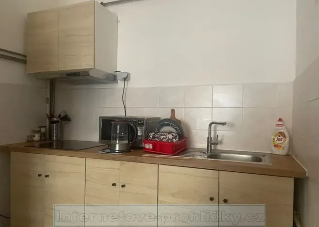 Pronájem pokoje, Praha - Smíchov, Matoušova, 17 m2