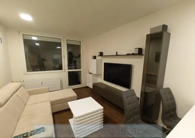 Pronájem bytu 2+kk, Praha - Kobylisy, Tanvaldská, 46 m2