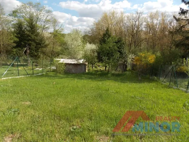 Prodej zahrady, Slaný, Husova, 975 m2