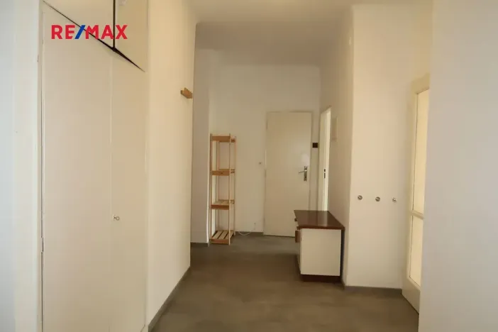 Pronájem bytu 2+1, Praha - Podolí, Podolská, 67 m2