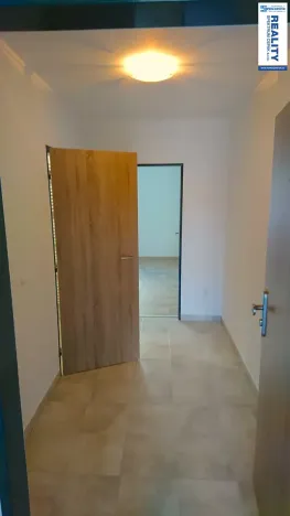 Pronájem bytu 2+kk, Kamenný Újezd, 5. května, 43 m2