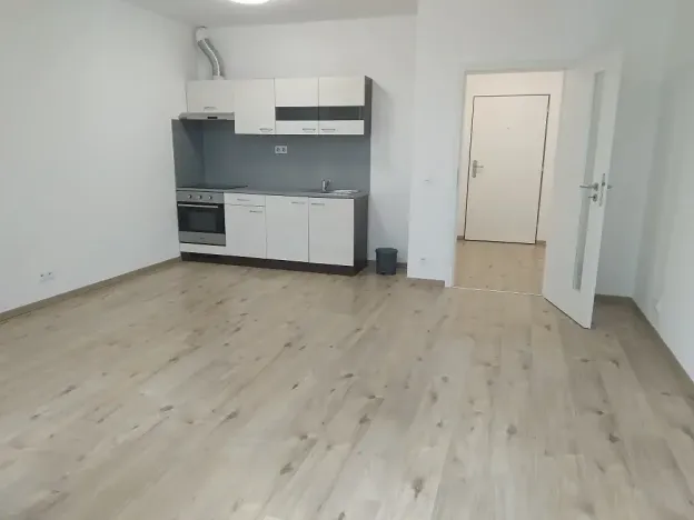 Prodej bytu 1+kk, Praha - Uhříněves, náměstí Bratří Jandusů, 35 m2